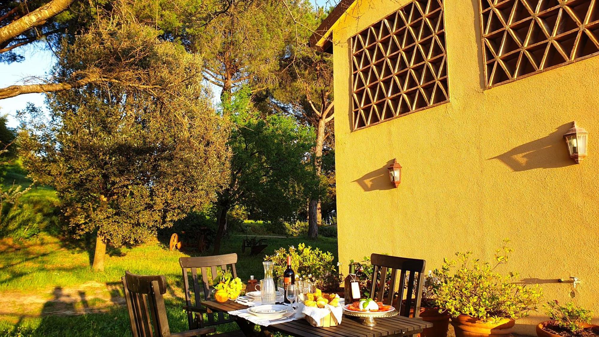 Agriturismo Podere Le Tombe Guest House Palaia Exterior photo